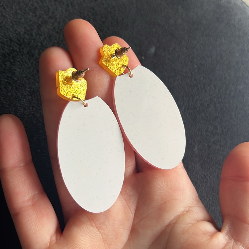 Bright Merry acrylic Earrings - Picture 3 of 4